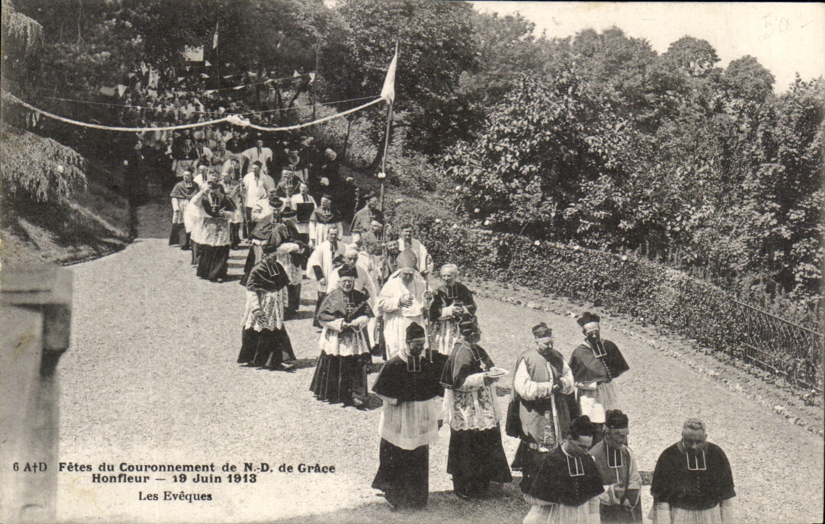 Fêtes du Couronnement de N.-D. de Grâce — Honfleur — 19 Juin 1913 — Les Évêques