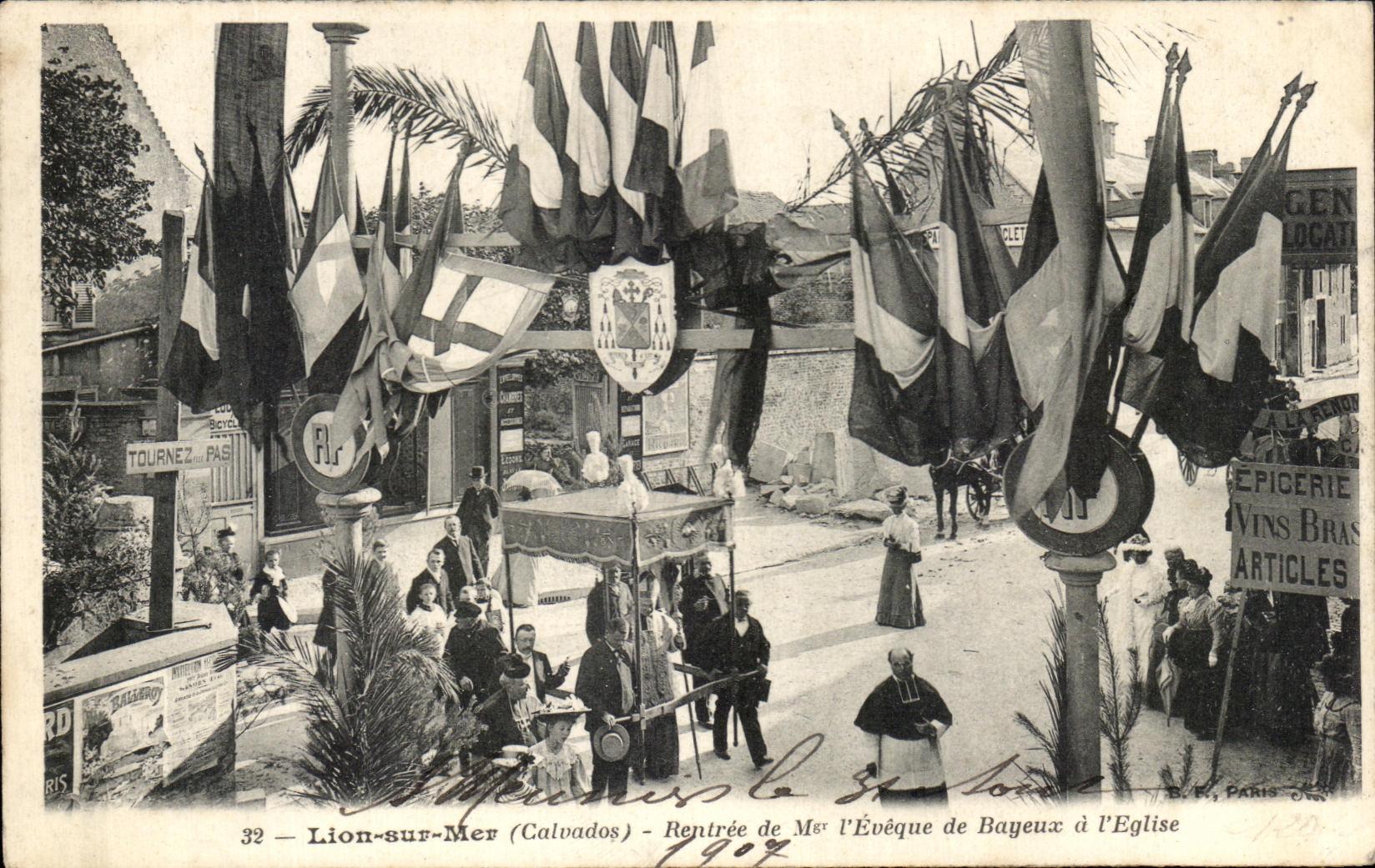 Lion-sur-Mer (Calvados) — Rentrée de Mgr l'Évêque de Bayeux à l'Église — B.P. Paris 122