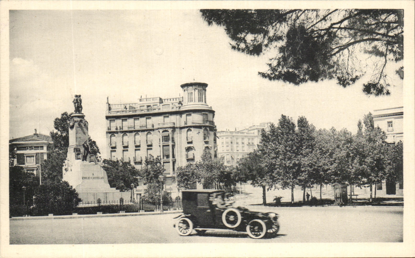CPA Madrid Paseo de la Castellana Monuments a Castelar Automobile