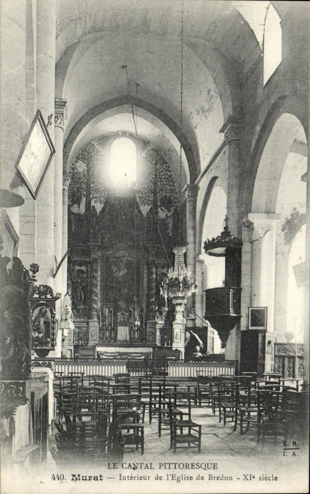 CPA Le Cantal Pittoresque Murat Interieur de l'Eglise de Bredon