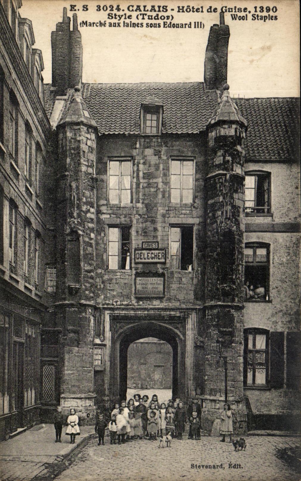 CPA Calais Hotel de Guise Enfants