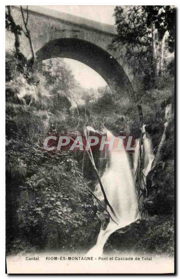 CPA Cantal Riom E montagne pont et Cascade de Total