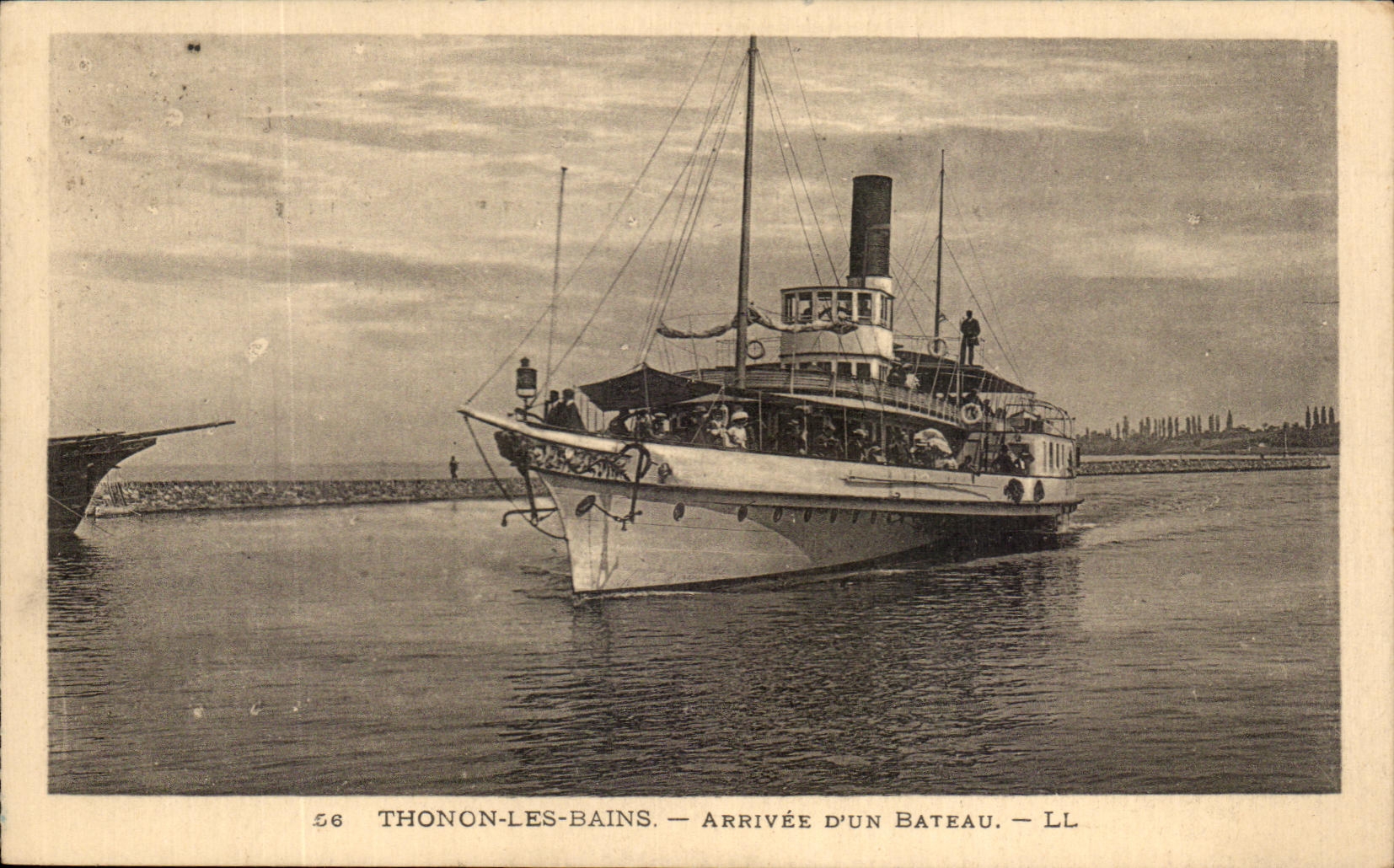 Thonon-les-Bains — Arrivée d'un bateau — LL