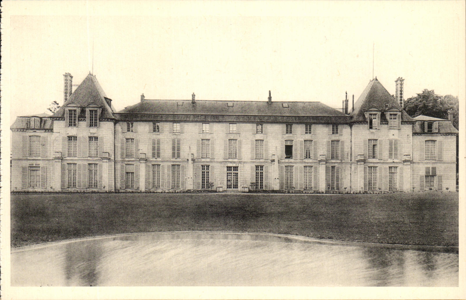CPA Malmaison Facade Ouest Sur Les Jardins