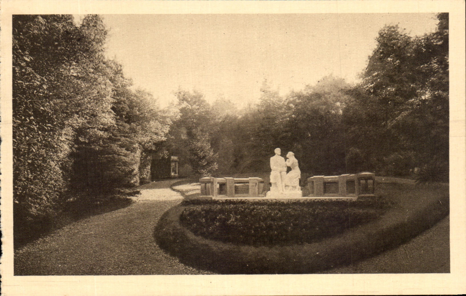 Jardin des Buissonnets — Monument de Sainte Thérèse de l'Enfant Jésus — Éditeur CPAPHIL