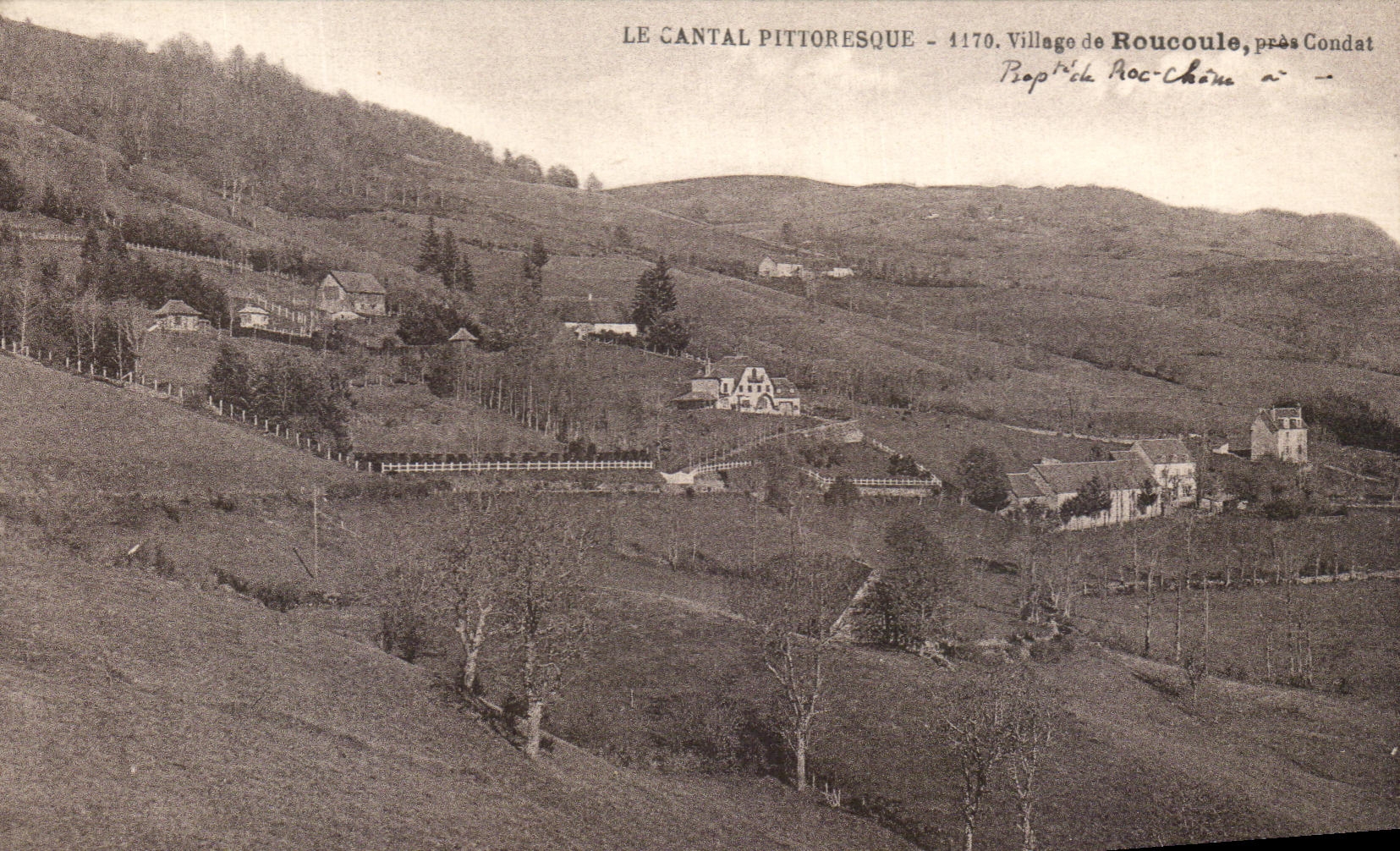 CPA Cantal Pittoresque Village de Roucoule pres condat