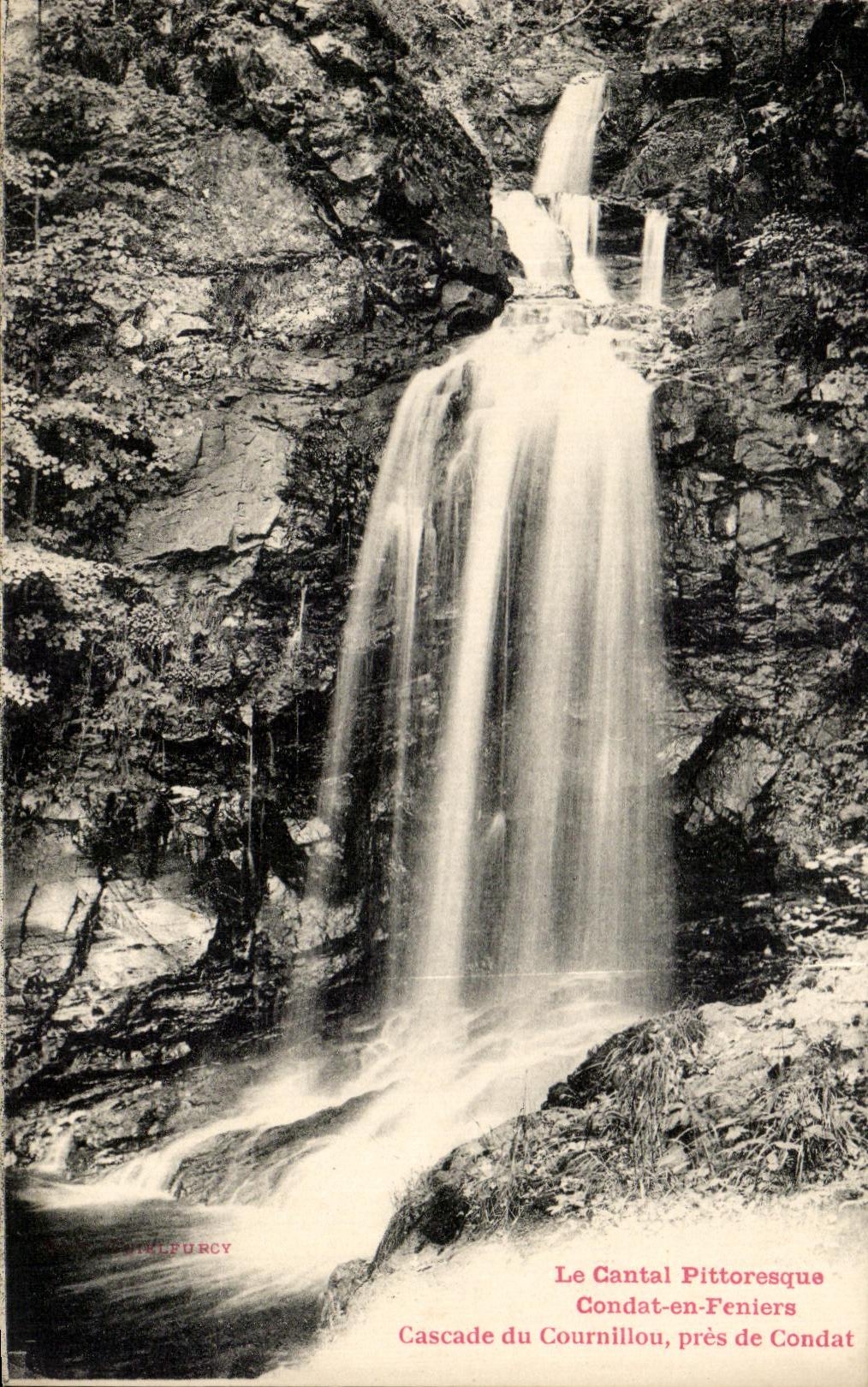 CPA Le Cantal Pittoresque Condat En Feniers Cascade Du Cournillou Pres De Condat
