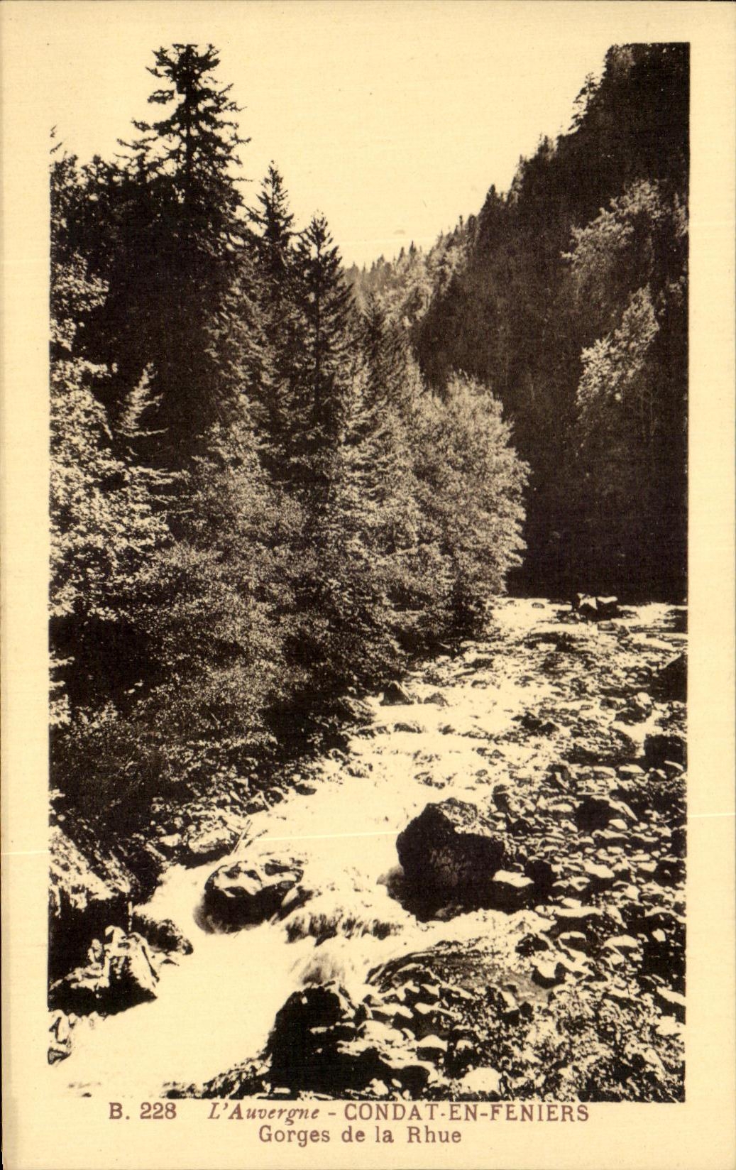 CPA L'Auvergne Condat En Feniers Gorges De La Rhue