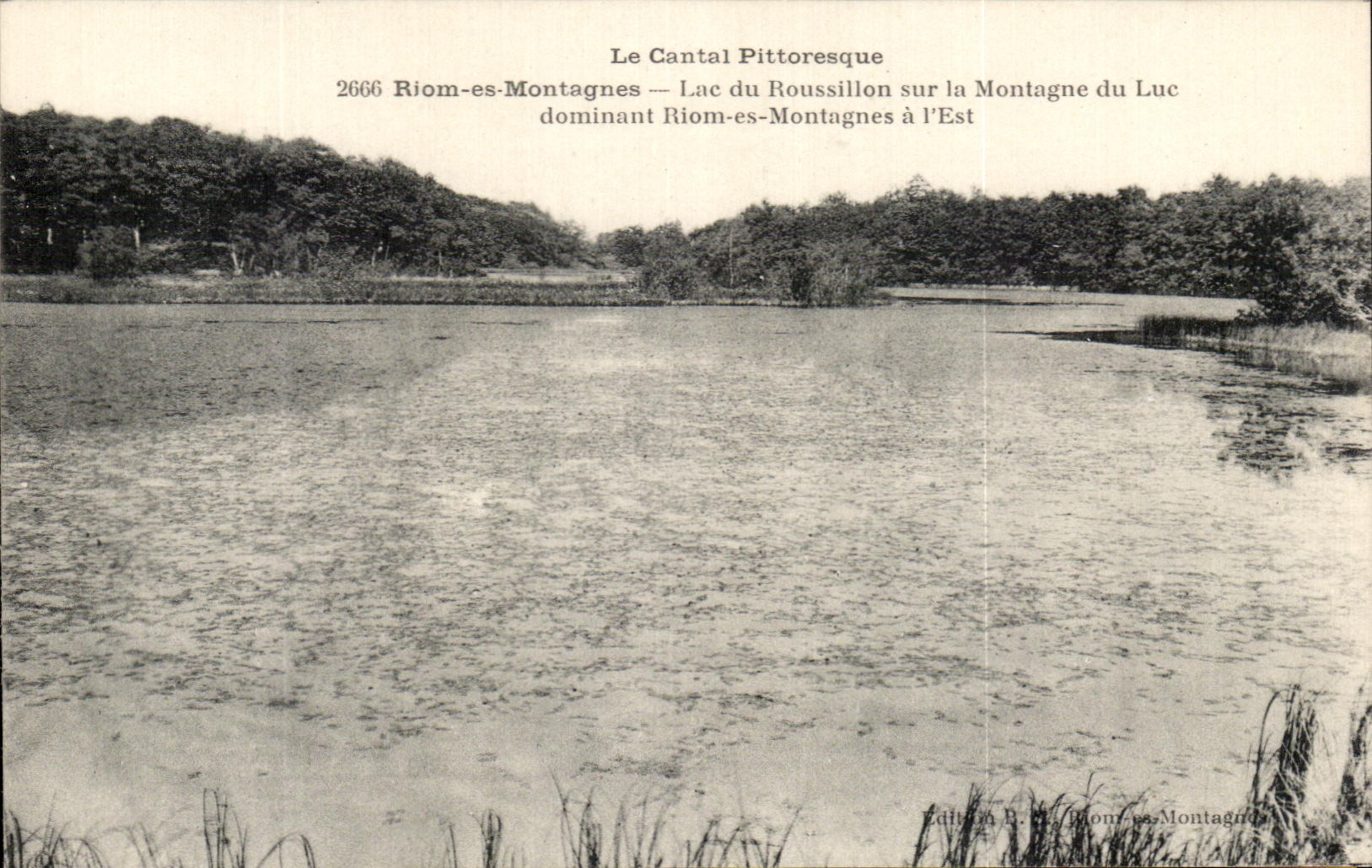 CPA Le Cantal Pittoresque Riom Es Montagnes Lac Du Roussillon Sur La Montagne Du Lac 