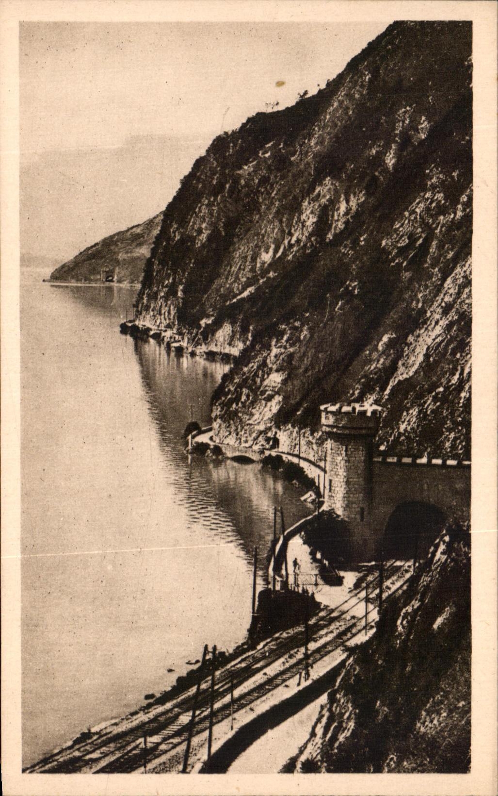 CPA Lac Du Bourget Tunnel De Saint Innocent Et Rochers De Brisson