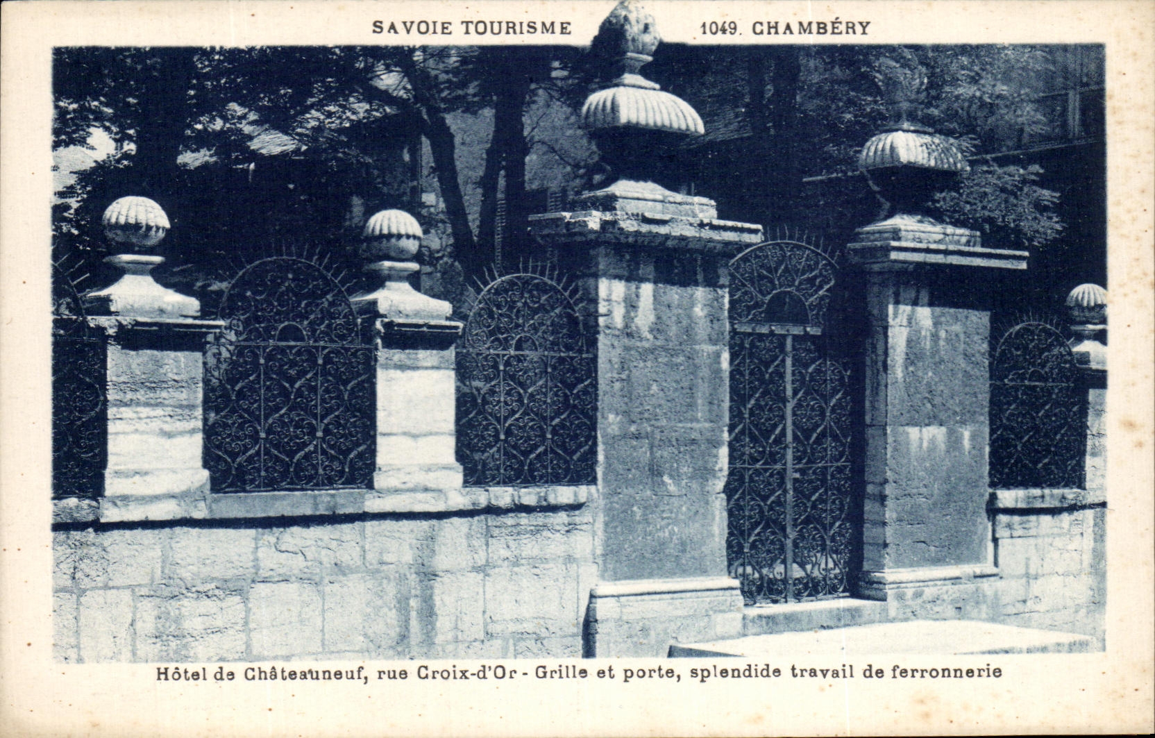 Hôtel de Châteauneuf — rue Croix-d'Or, Chambéry — Savoie Tourisme, n°1049