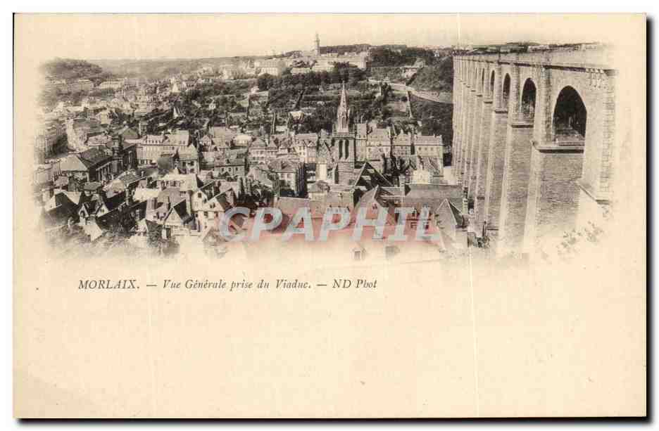 CPA Morlaix Vue Generale prise du Viaduc