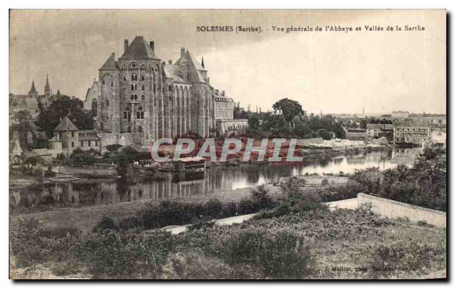CPA Solesmes Vue Generale De l'Abbaye Et vallee De La Sarthe