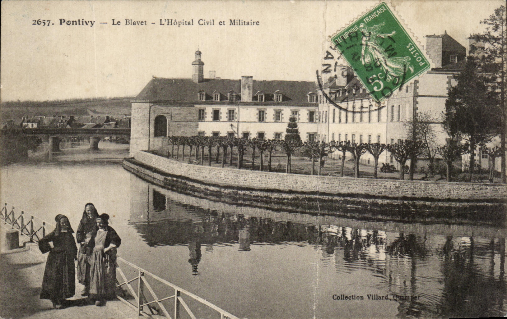 CPA Pontivy Le Blavet L'Hopital Civil et Militaire Femmes Folklore