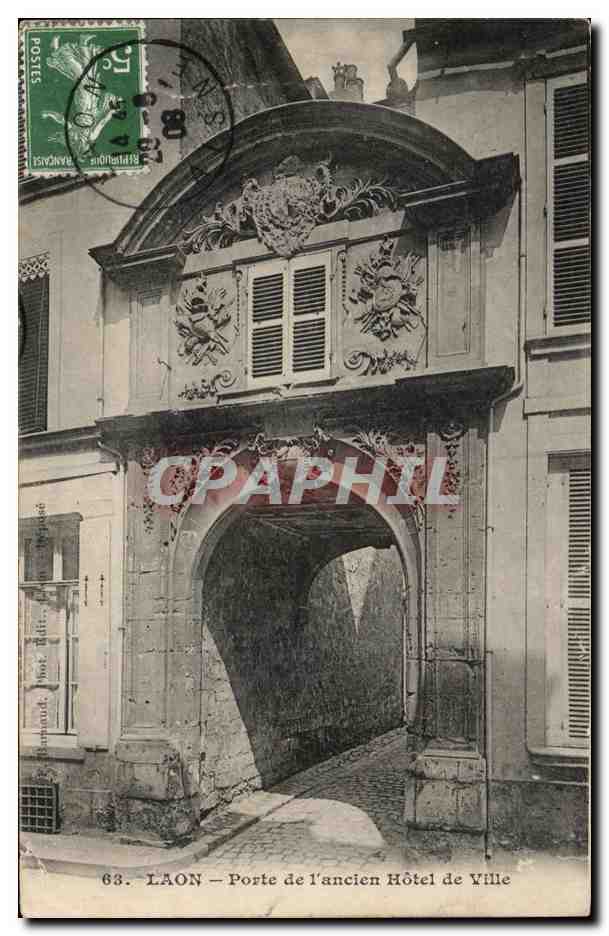 CPA Laon Porte de l'ancien Hotel de Ville
