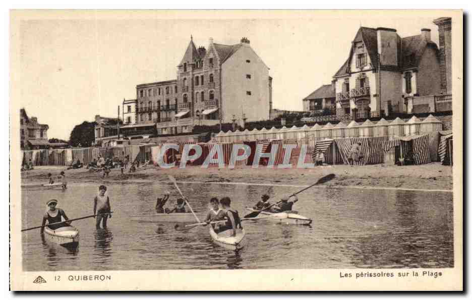 CPA Quiberon Les Perissoires sur La Plage Bateaux