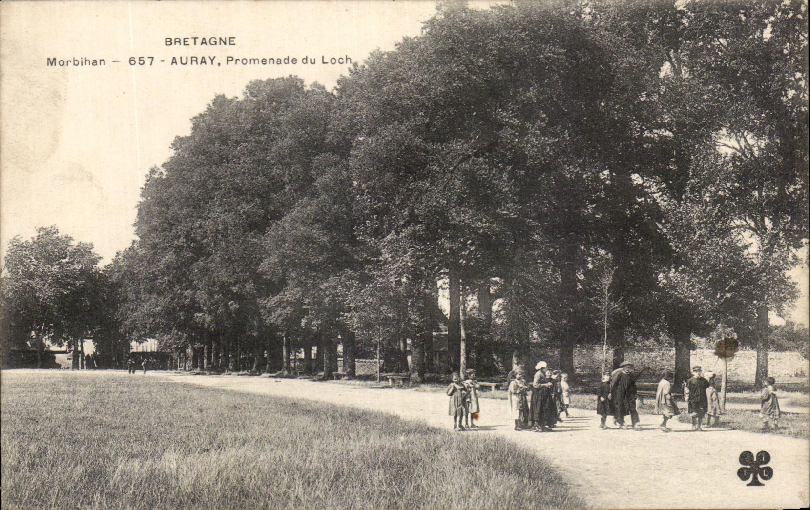 CPA Auray Promenade du Loch Enfants
