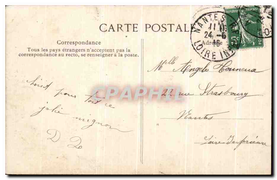 CPA Costumes Bretons Environs de Quimper Jeune Breton Folklore Costume Enfant — Verso