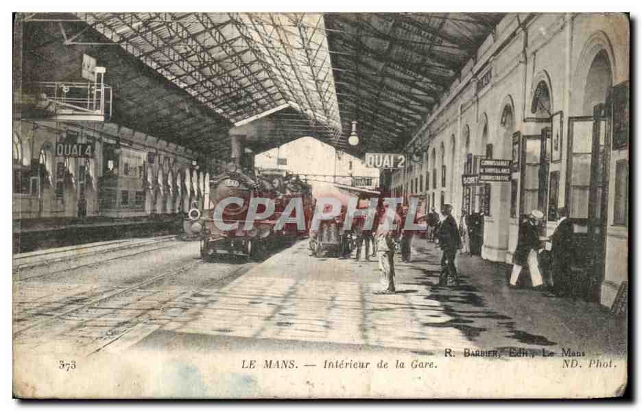 CPA Le Mans Interieur de la Gare Train 