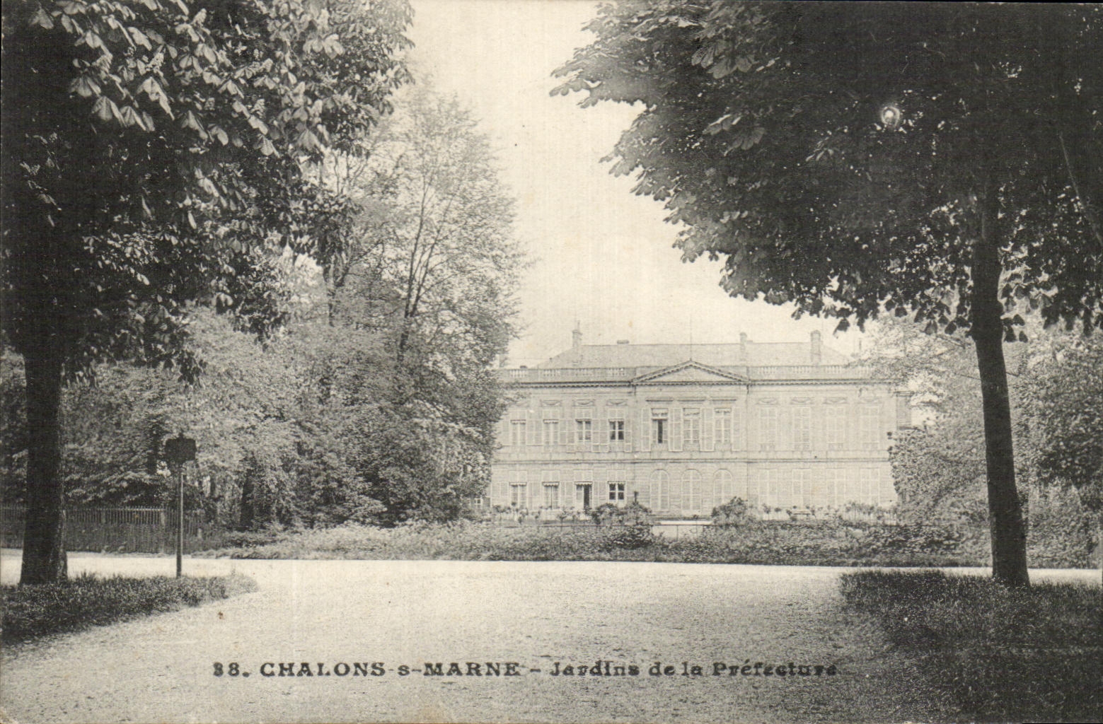 Chalons-sur-Marne — Jardins de la Préfecture — éditeur non identifié, n° 88