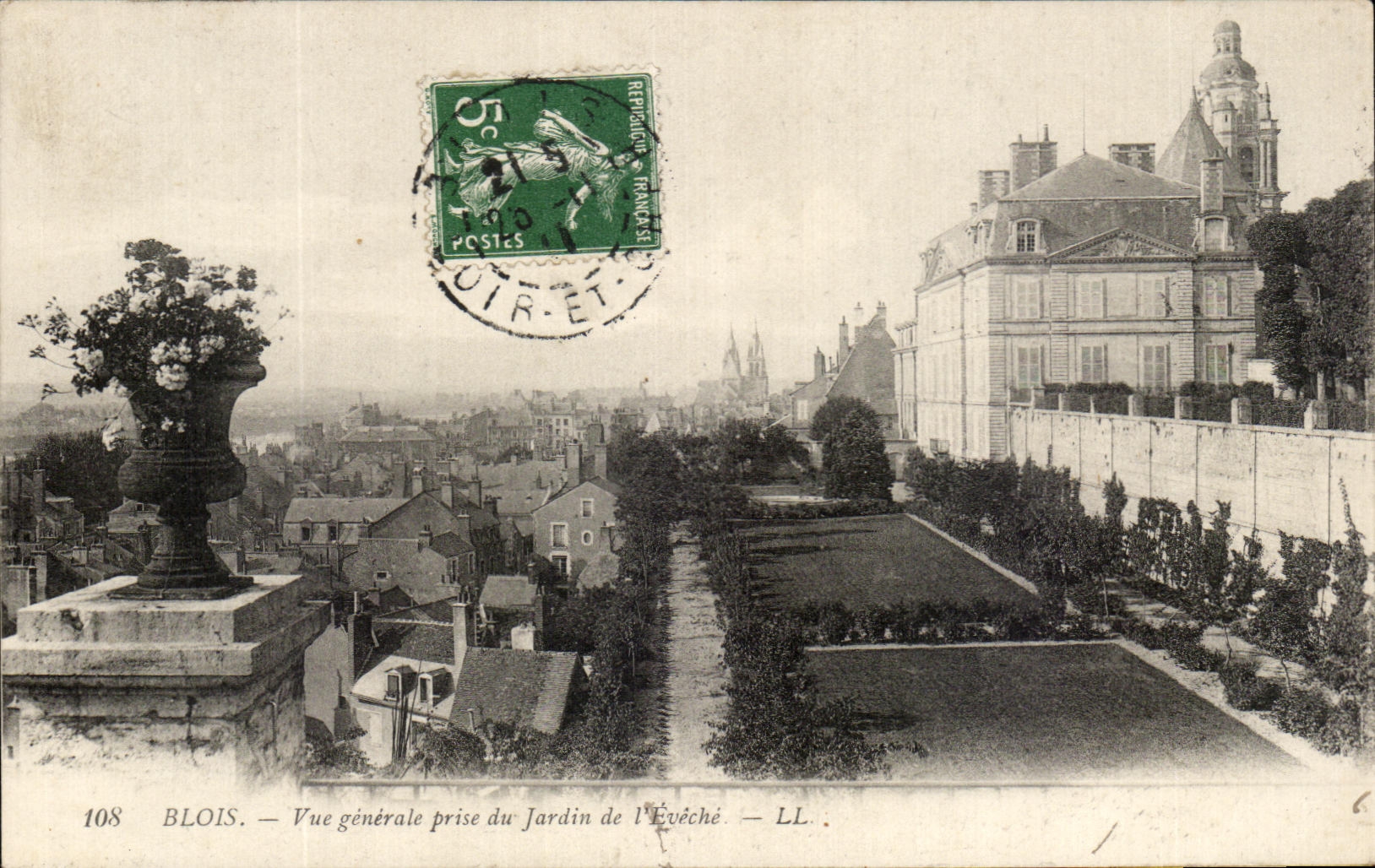 CPA Blois Vue Generale Prise Du Jardin De l'Eveche