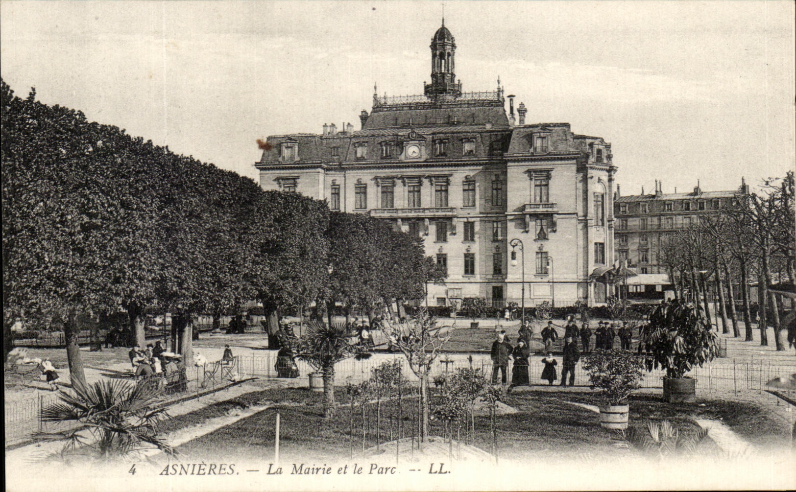 Asnières — La Mairie et le Parc — LL.