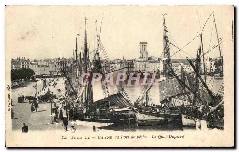 CPA La Rochelle Un Coin Du Port De Peche Le quai Duperre Bateaux de peche 