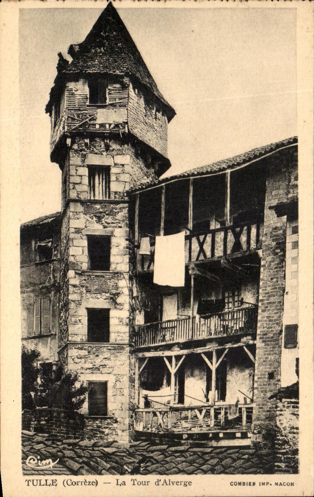 CPA Tulle La Tour d'Auvergne 