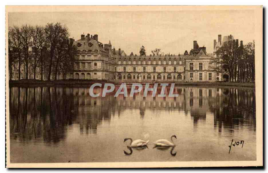 Fontainebleau — Fachada del Palacio vista desde el Estanque de los Carpes — Les Éditions d'Art Interdiction Française