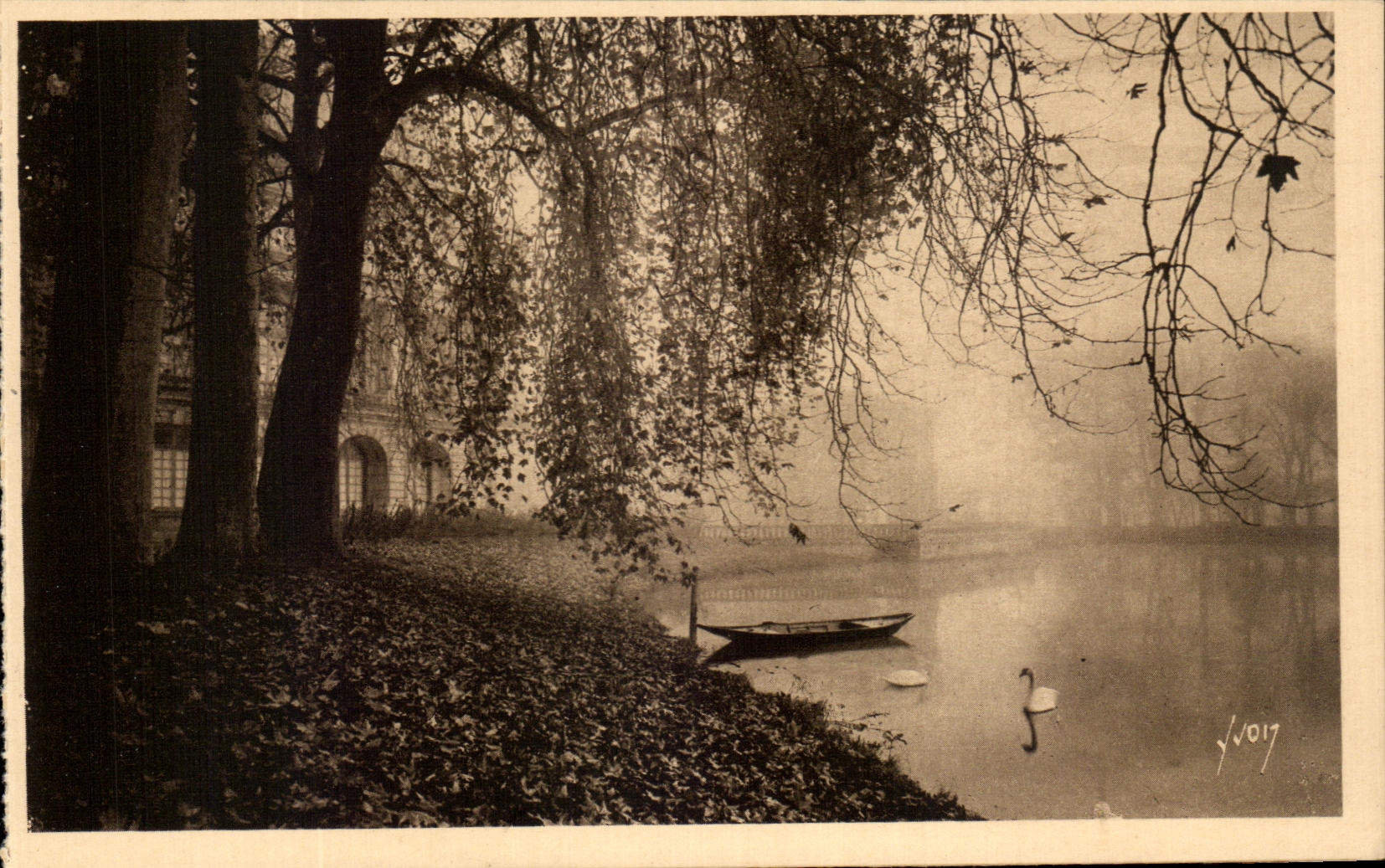 Fontainebleau (Seine-et-Marne) — Jardines del Palacio - Mañana de otoño — Les Éditions d'Art Français