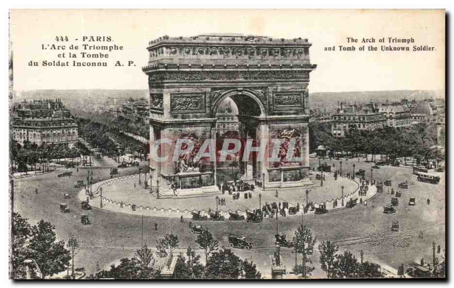 CPA Paris L'Arc de Triomphe et la Tombe du Soldat Inconnu