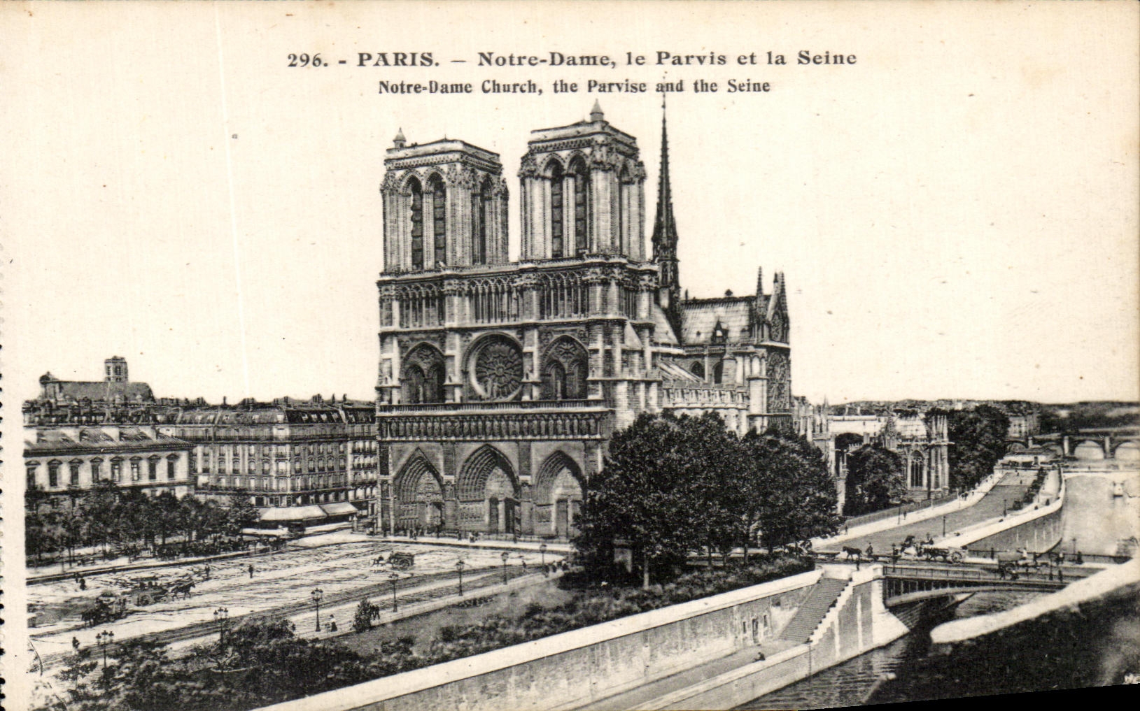 CPA Paris Notre Dame Le Parvis et la Seine 