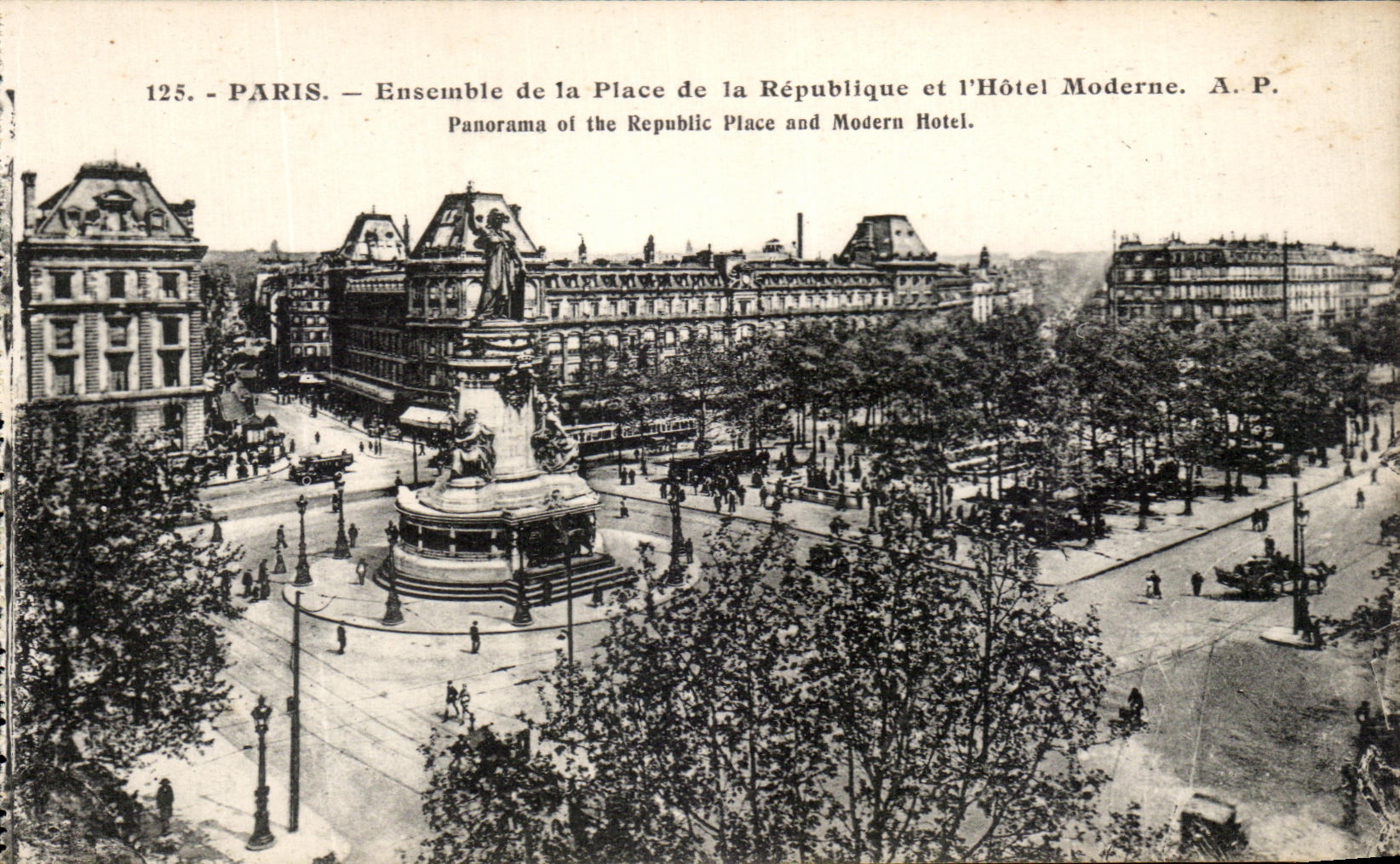 CPA Paris Ensemble de la Place de la Republique et L'Hotel Moderne Panorama of the Republic Place and Modern Hotel