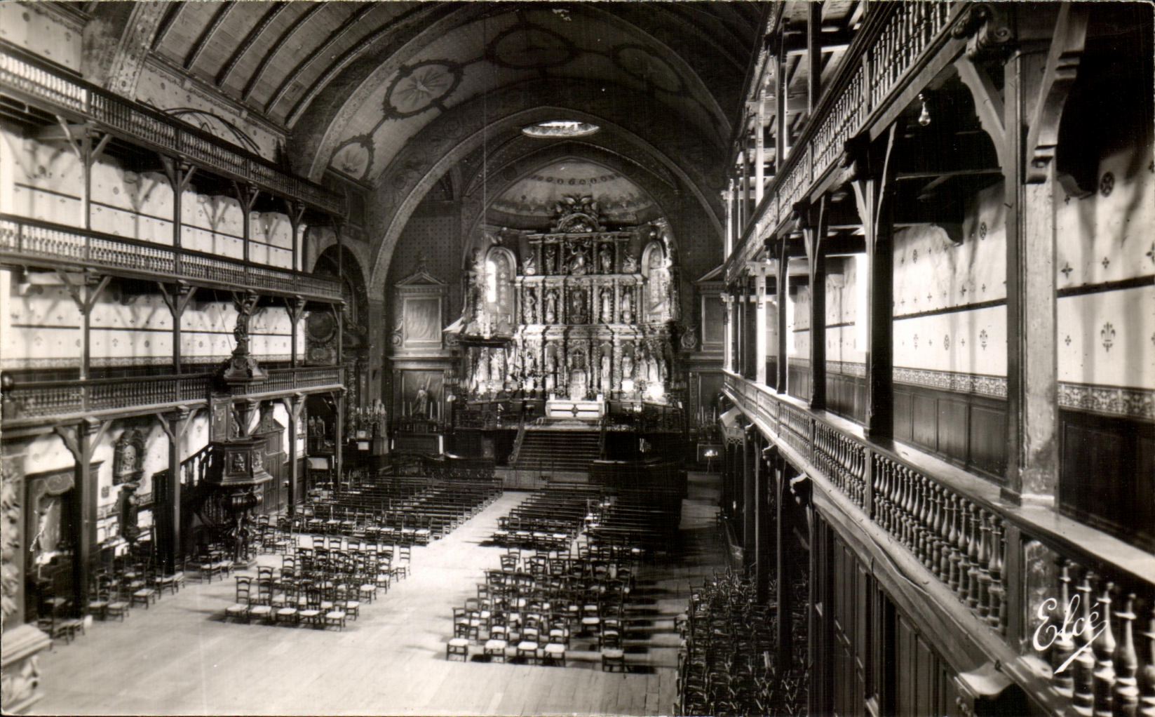 Intérieur de l'église — Saint-Jean-de-Luz — L. Chatagneau, Bordeaux