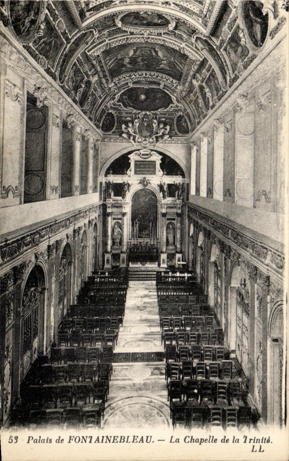 Palacio de FONTAINEBLEAU — La Capilla de la Trinidad