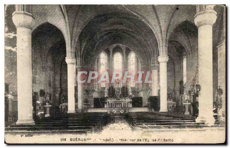 CPA Guerande Interieur de l'Eglise de Saille