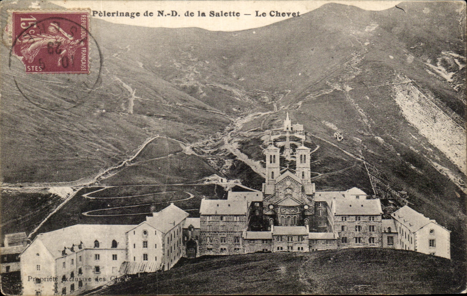 Pilgerung der N.-D. de la Salette — Der Chor — Exklusive Eigentumsrechte der Kanoniker