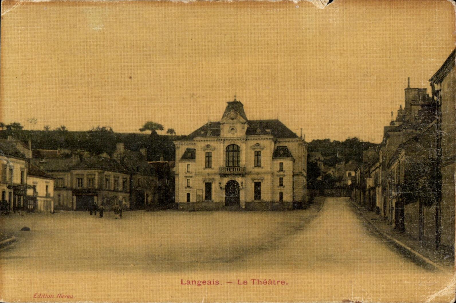 CPA Langeais Le Theatre (carte toilee)
