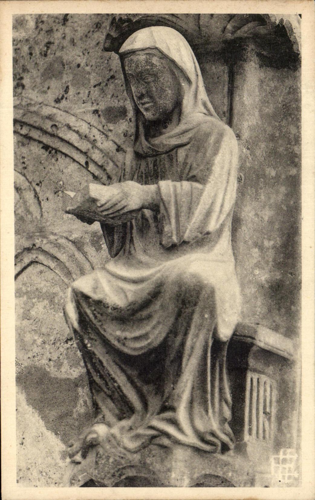 Statue contemplative — Cathédrale de Chartres — Chamenin éditeur