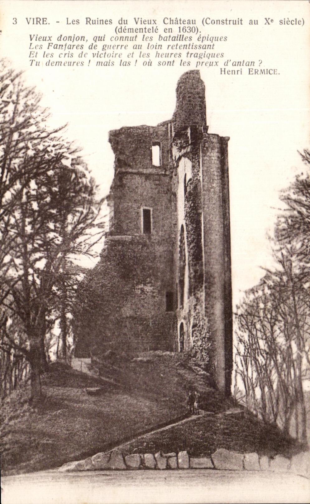Vire - Les Ruines du Vieux Château (Construit au Xe siècle) — Henri ERMICE