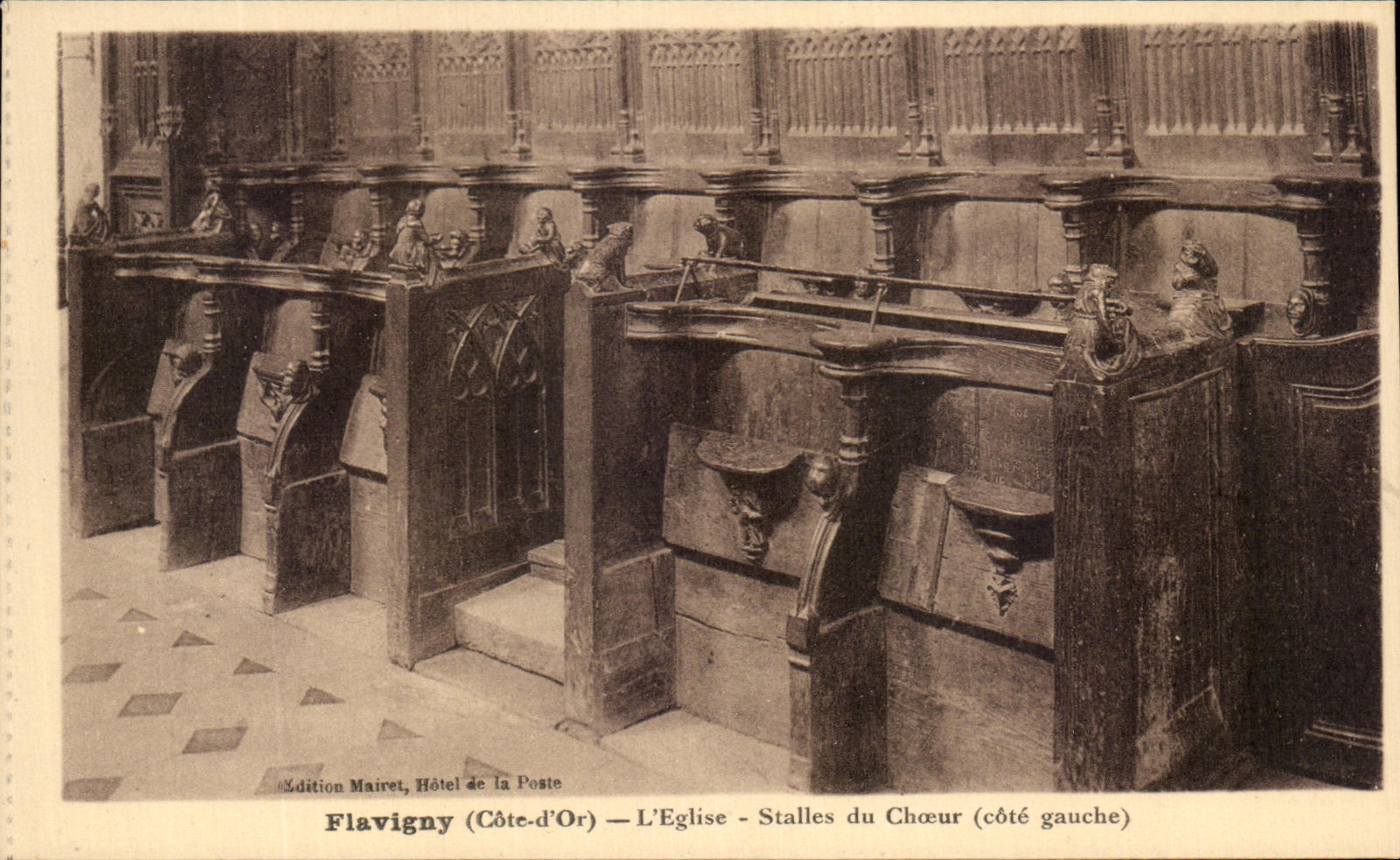 Flavigny (Côte-d'Or) — L'Église - Stalles du Chœur (côté gauche) — Édition Mairiet, Hôtel de la Poste