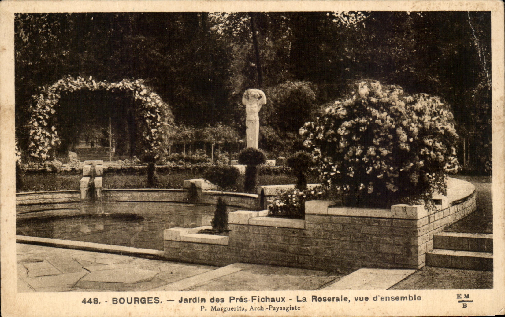 Bourges — Jardin des Prés-Fichaux - La Roseraie, vue d'ensemble — P. Marguerita, Arch.-Paysagiste, n°448