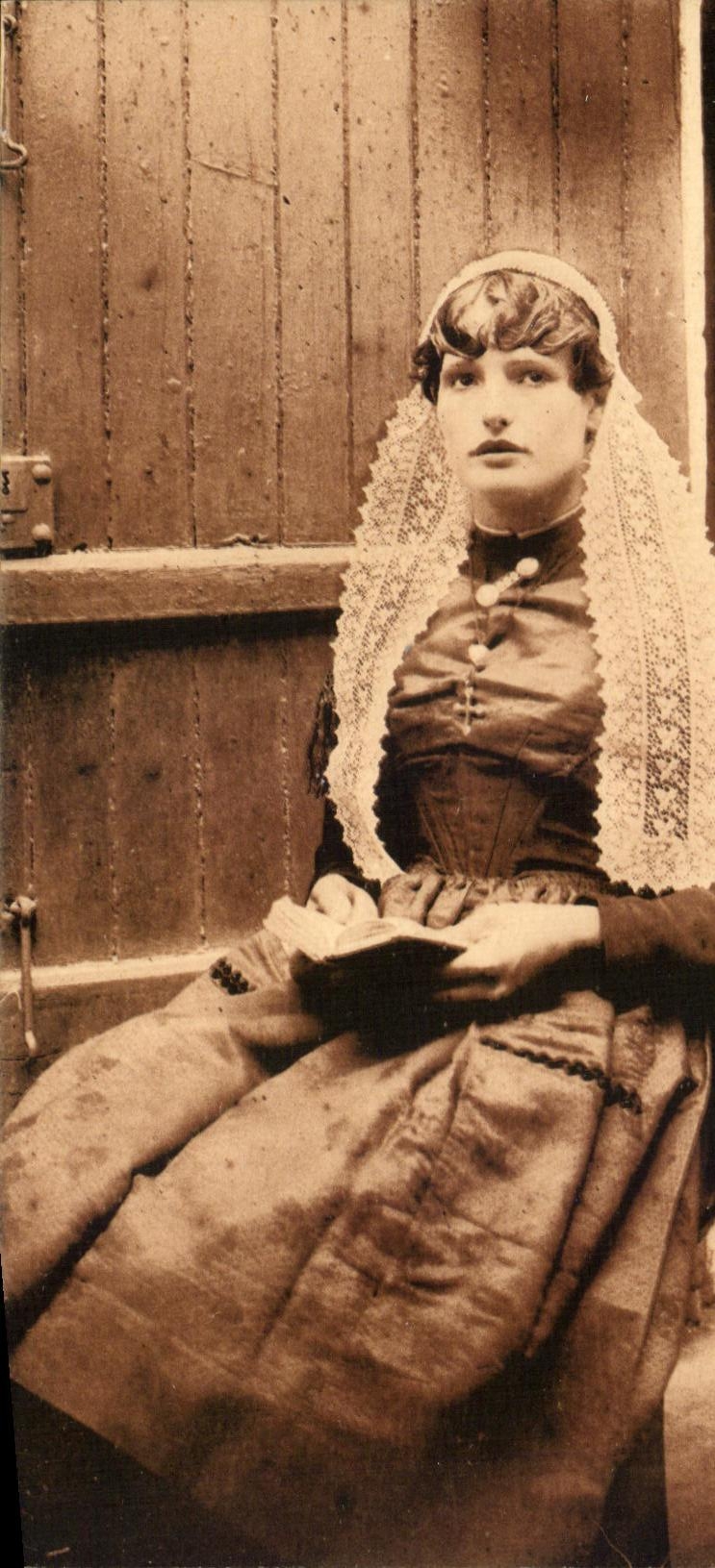 CPA Costumes et Colffes du Marais et de la Cote de Vendee Folklore Costume