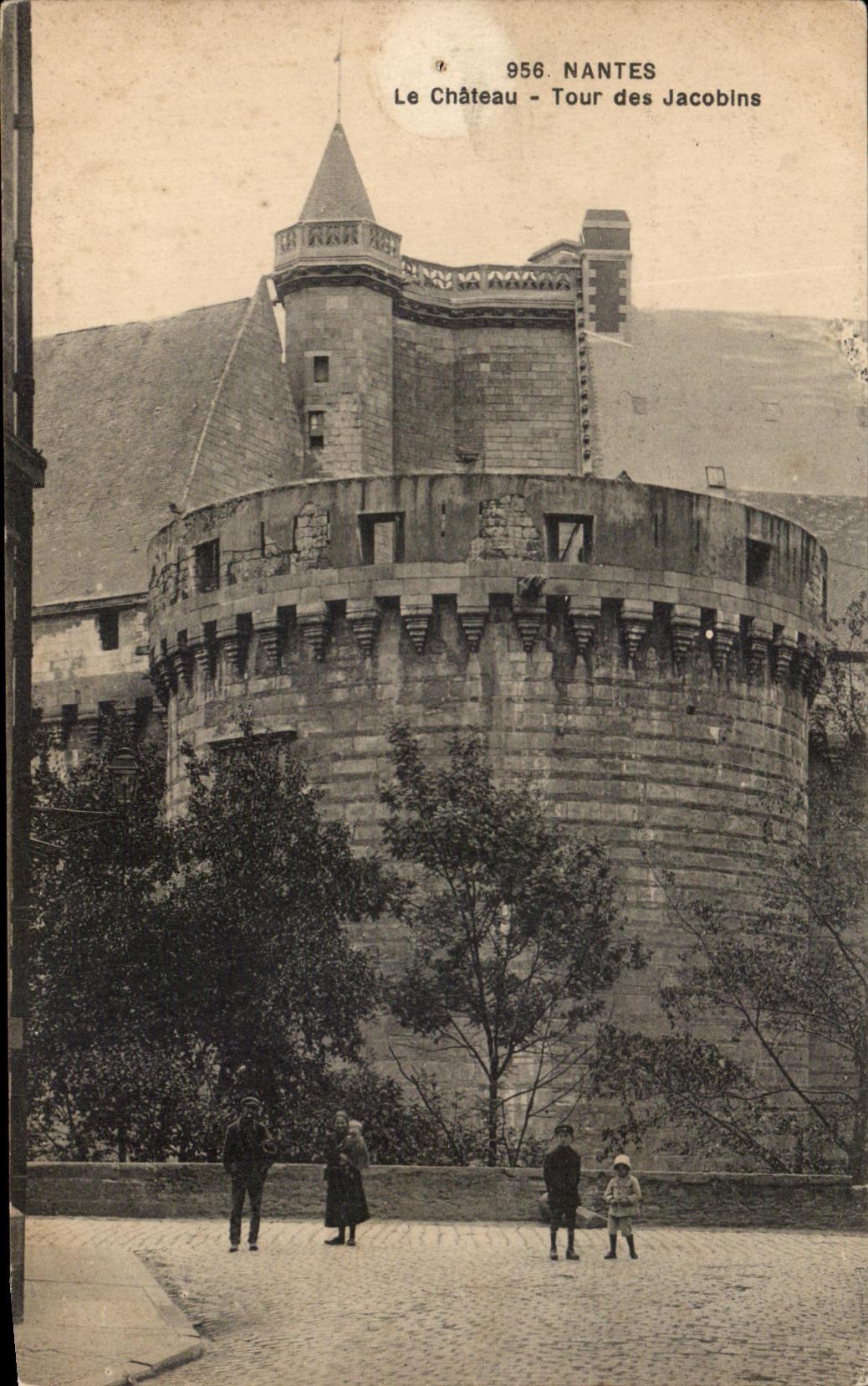 CPA Nantes Le Chateau Tour des Jacobins (animee)