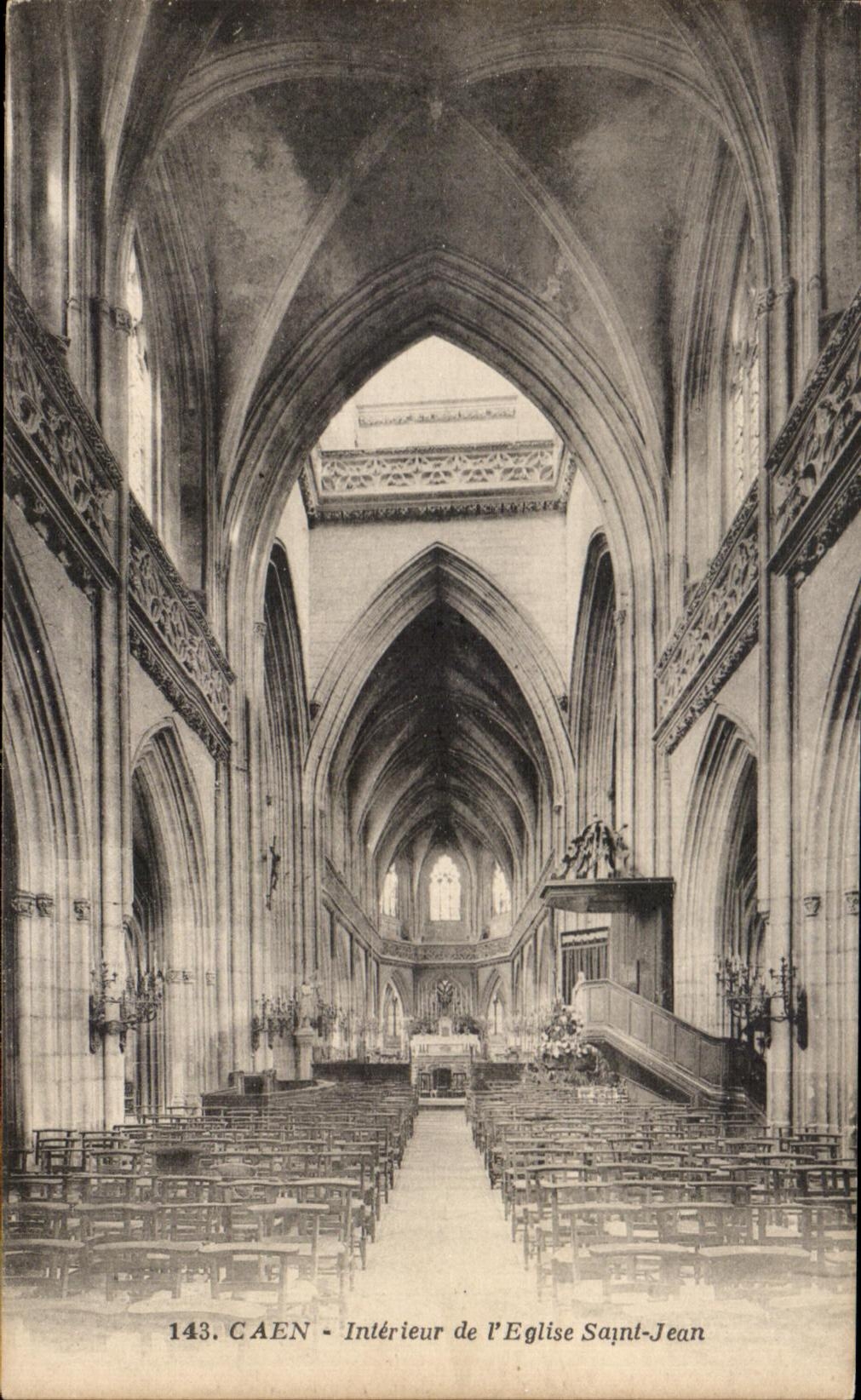 CPA Caen Interieur de L'Eglise Saint Jean