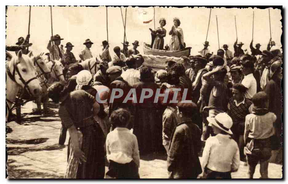 Stes-Maries-de-la-Mer — Pèlerinage du 25 Mai — Salut des gardians de taureaux — Photo George — Arles-sur-Rhône
