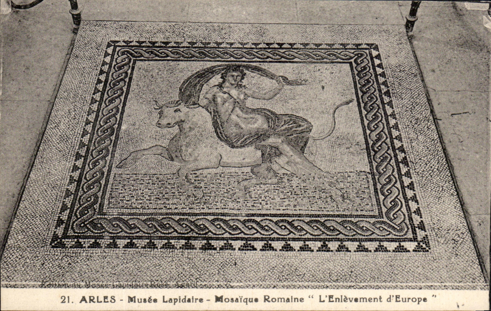 CPA Arles muses Lapidaire Mosaique Romaine L'Enlevament d'Europe