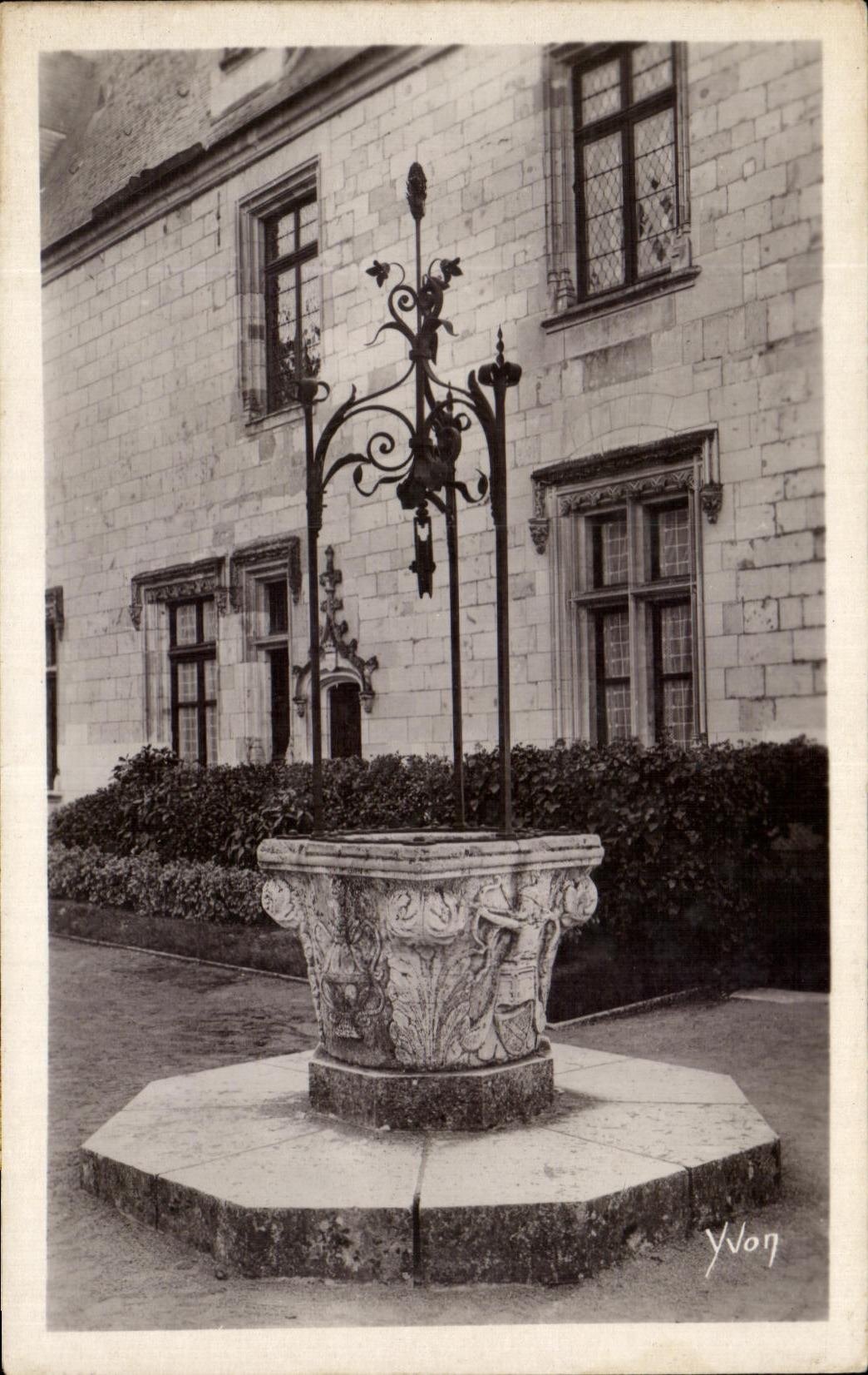 Le Vieux Puits — Château de Chaumont-sur-Loire — Édition Yvon
