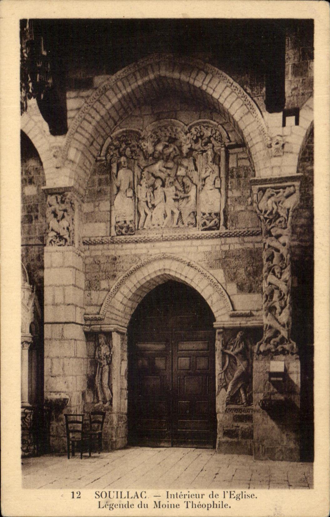 Souillac — Intérieur de l'Église. Légende du Moine Théophile.