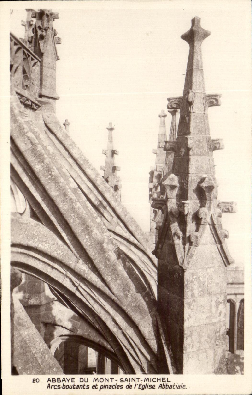 Arcs-boutants et pinacles de l'Église Abbatiale — Abbaye du Mont-Saint-Michel — n° 20